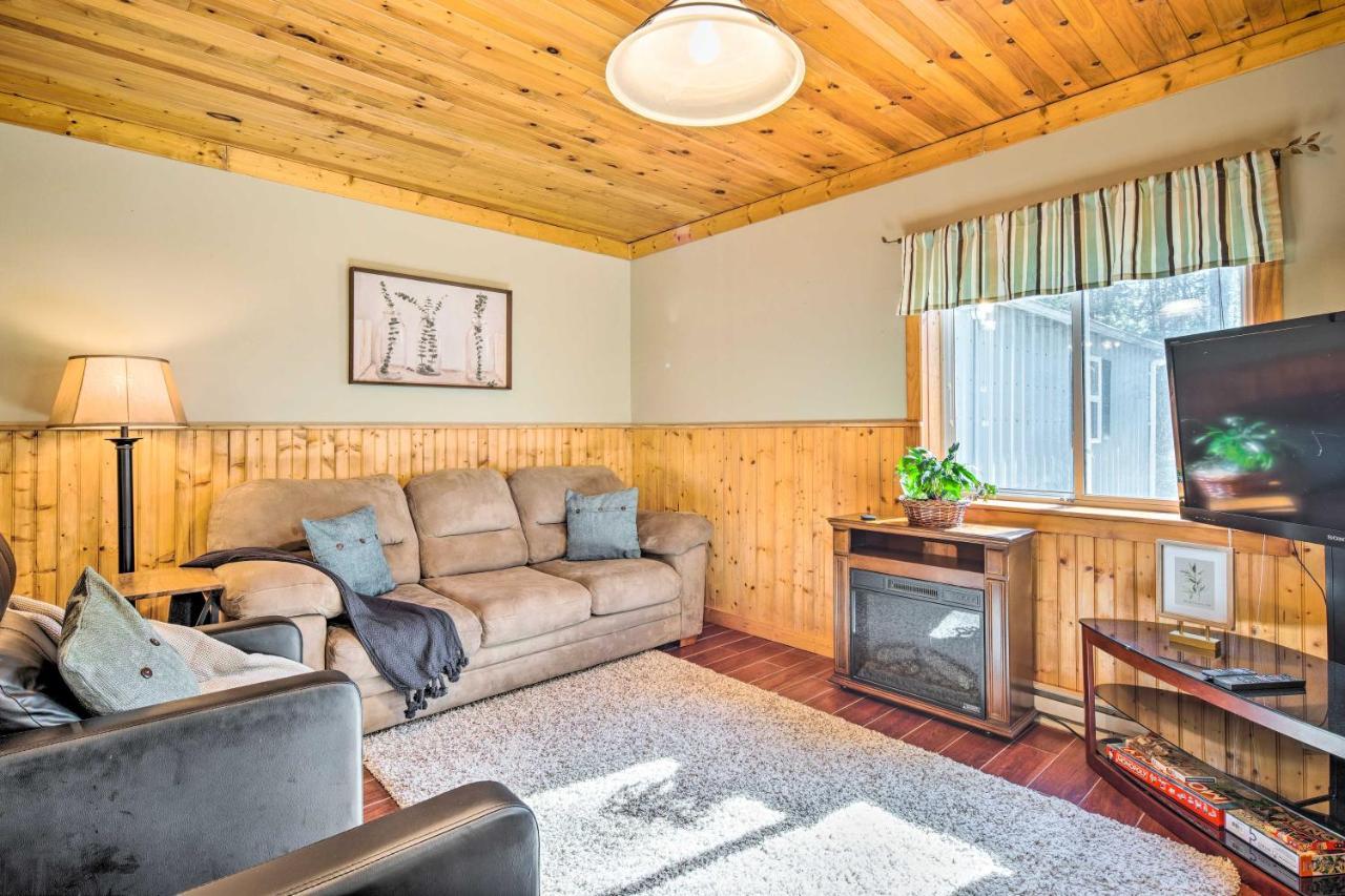 Penrose Home With Covered Deck And Fire Pit! Екстериор снимка